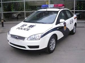 警车